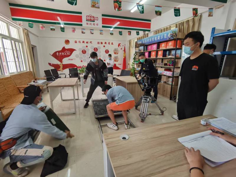 西湖区广告片拍摄公司：极简主义践行者，少即是多的视觉哲学